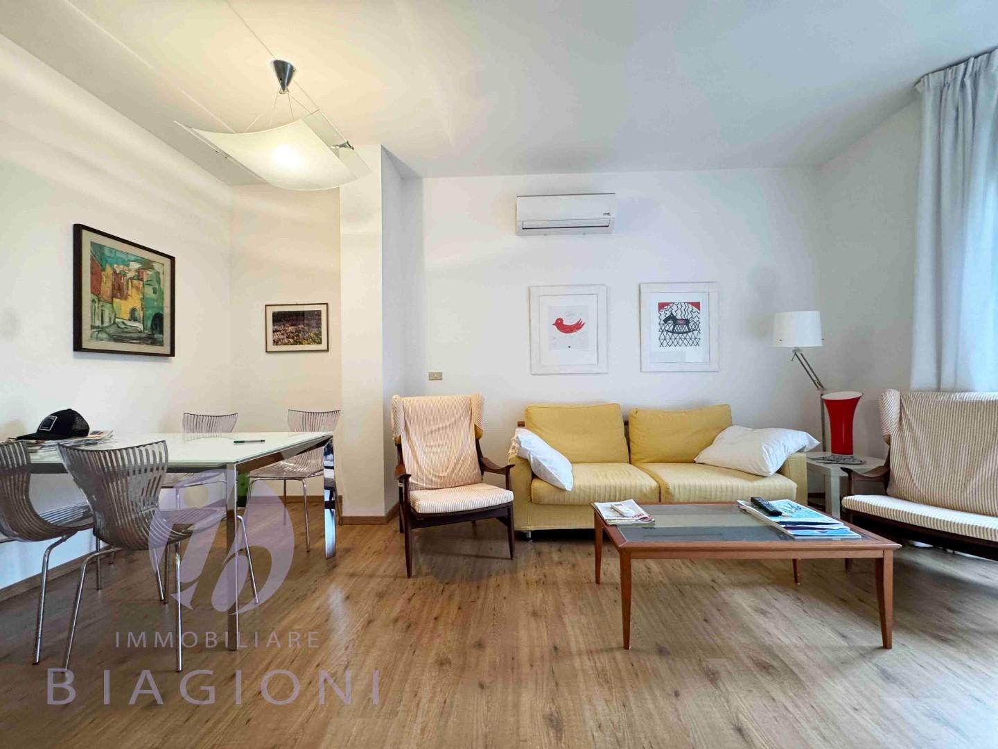 Immagine 4 di Appartamento in vendita  a Forte Dei Marmi