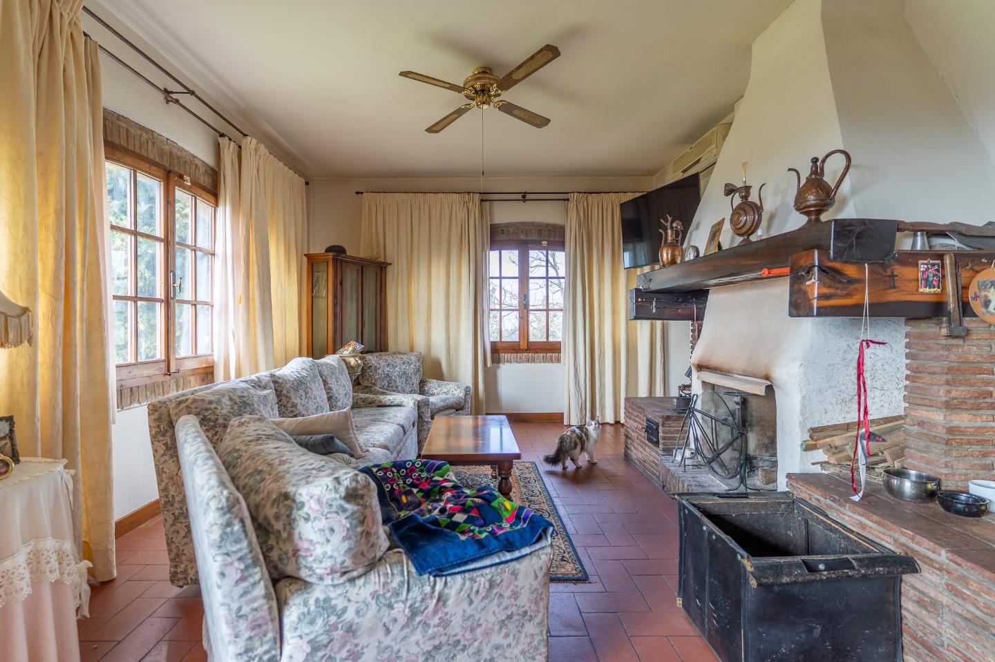 Immagine 35 di Casa colonica in vendita  a Montespertoli