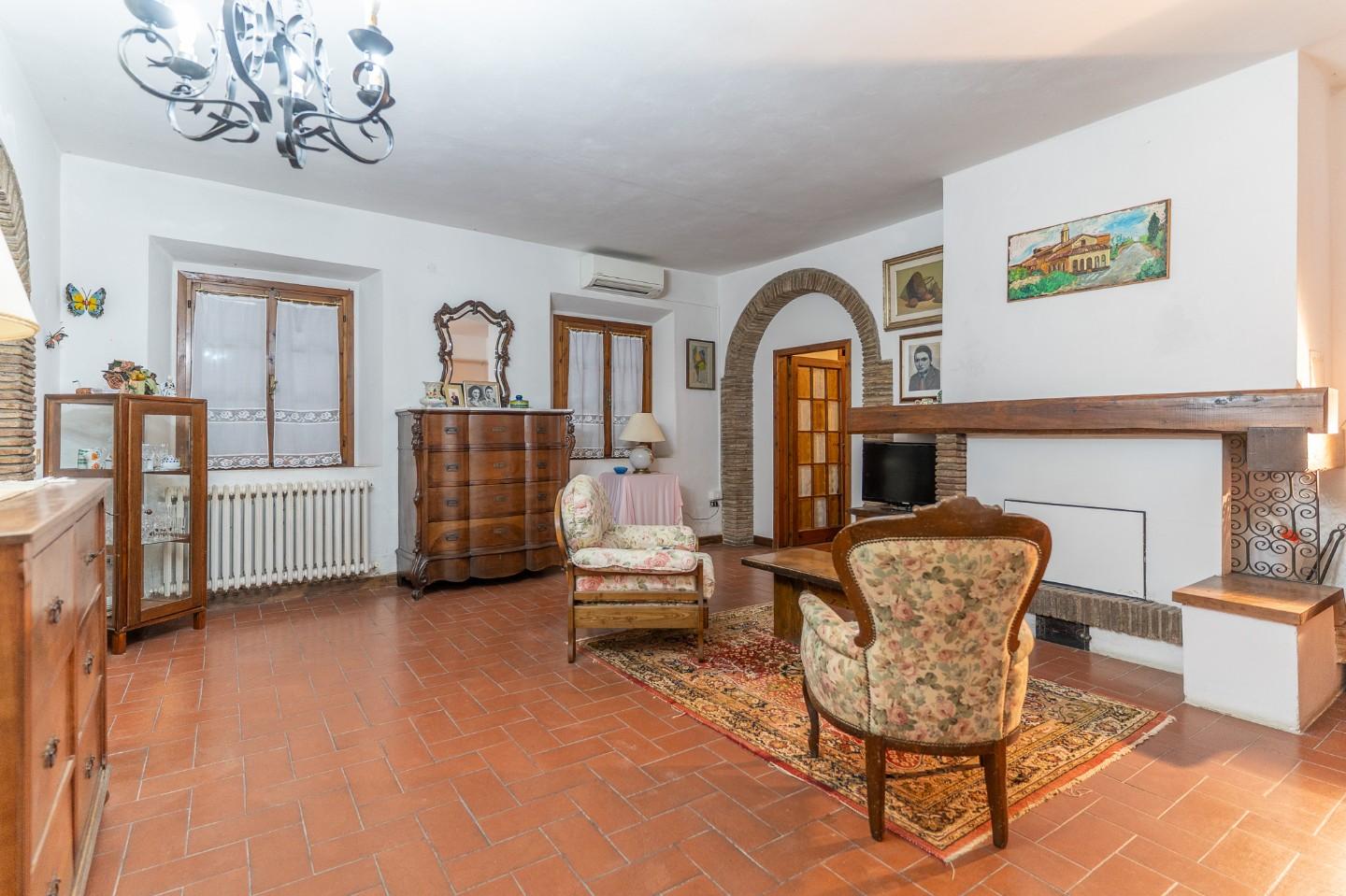 Immagine 33 di Casa colonica in vendita  a Montespertoli
