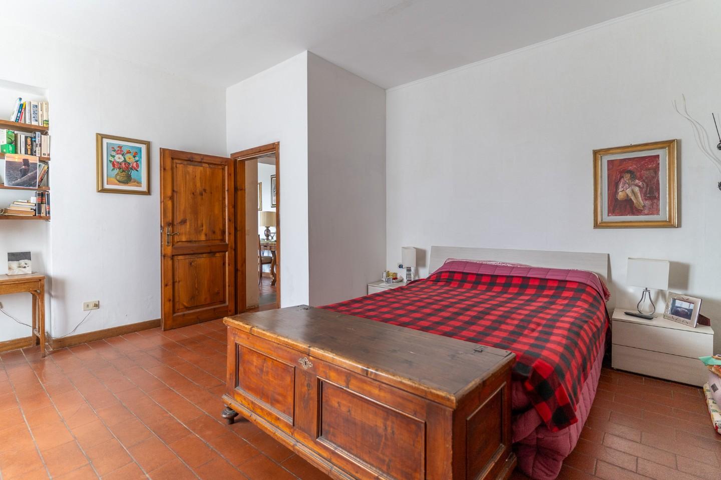 Immagine 25 di Casa colonica in vendita  a Montespertoli