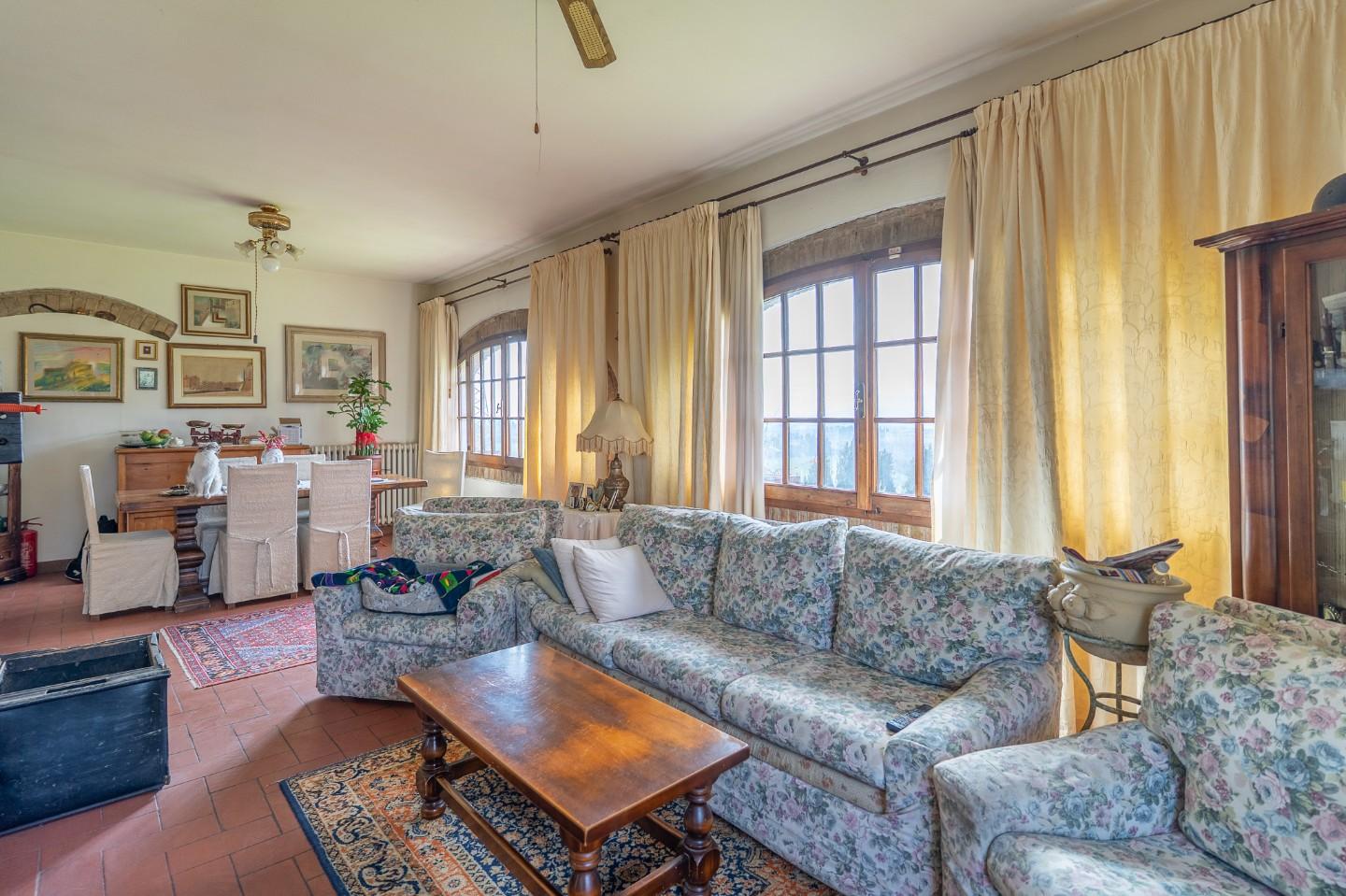 Immagine 38 di Casa colonica in vendita  a Montespertoli