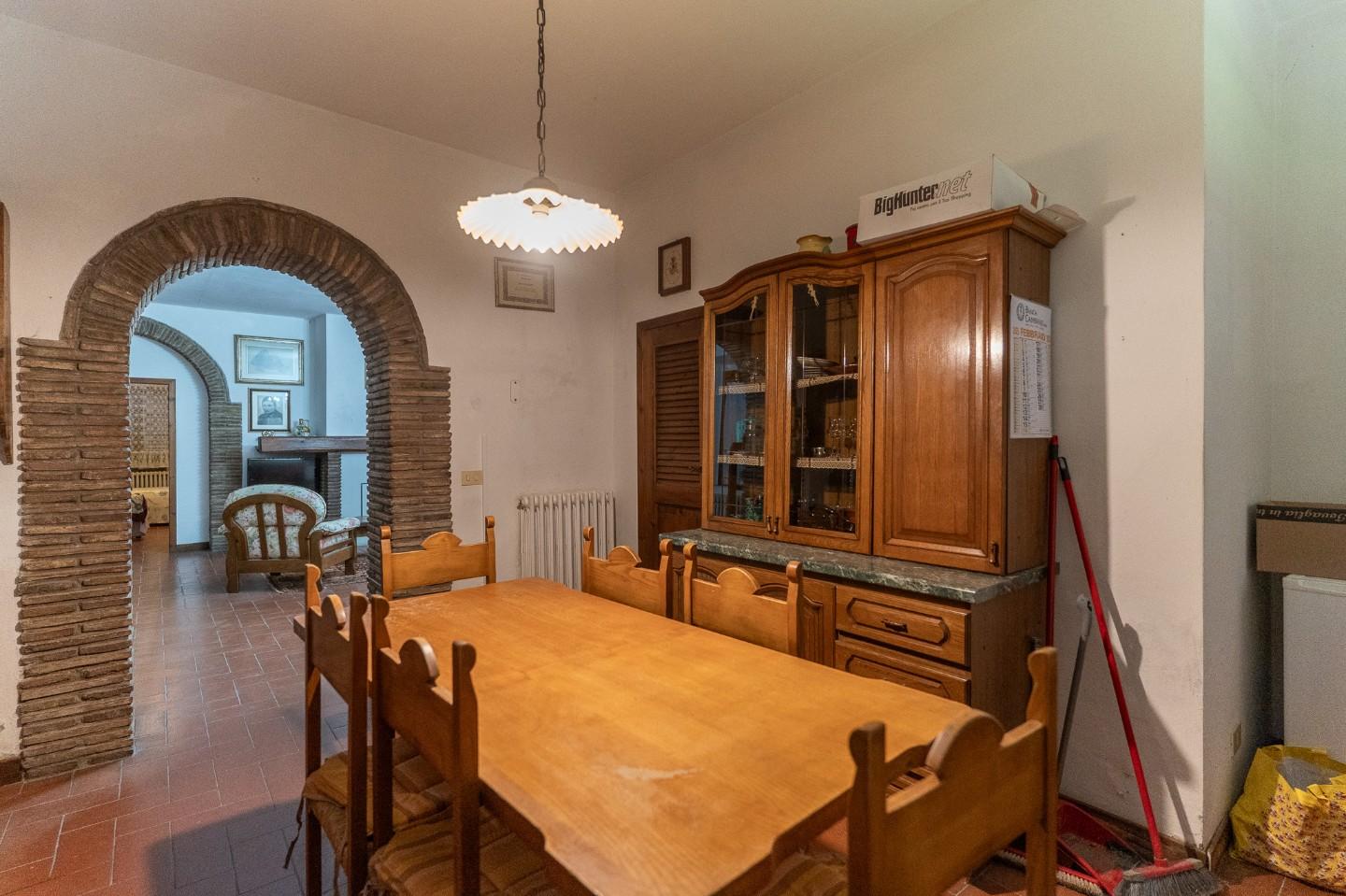 Immagine 29 di Casa colonica in vendita  a Montespertoli