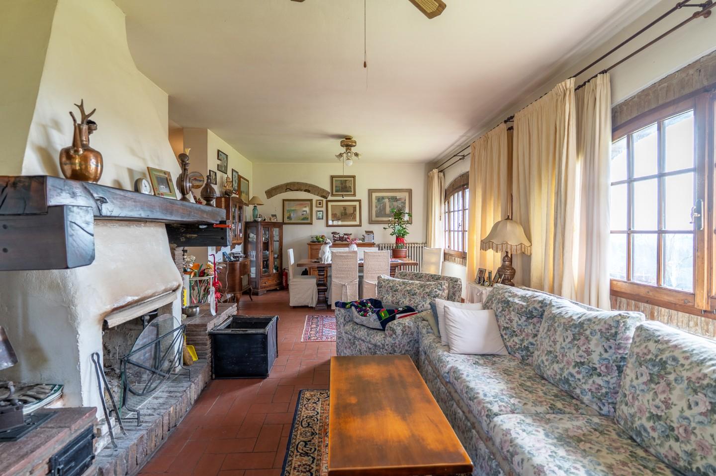 Immagine 32 di Casa colonica in vendita  a Montespertoli