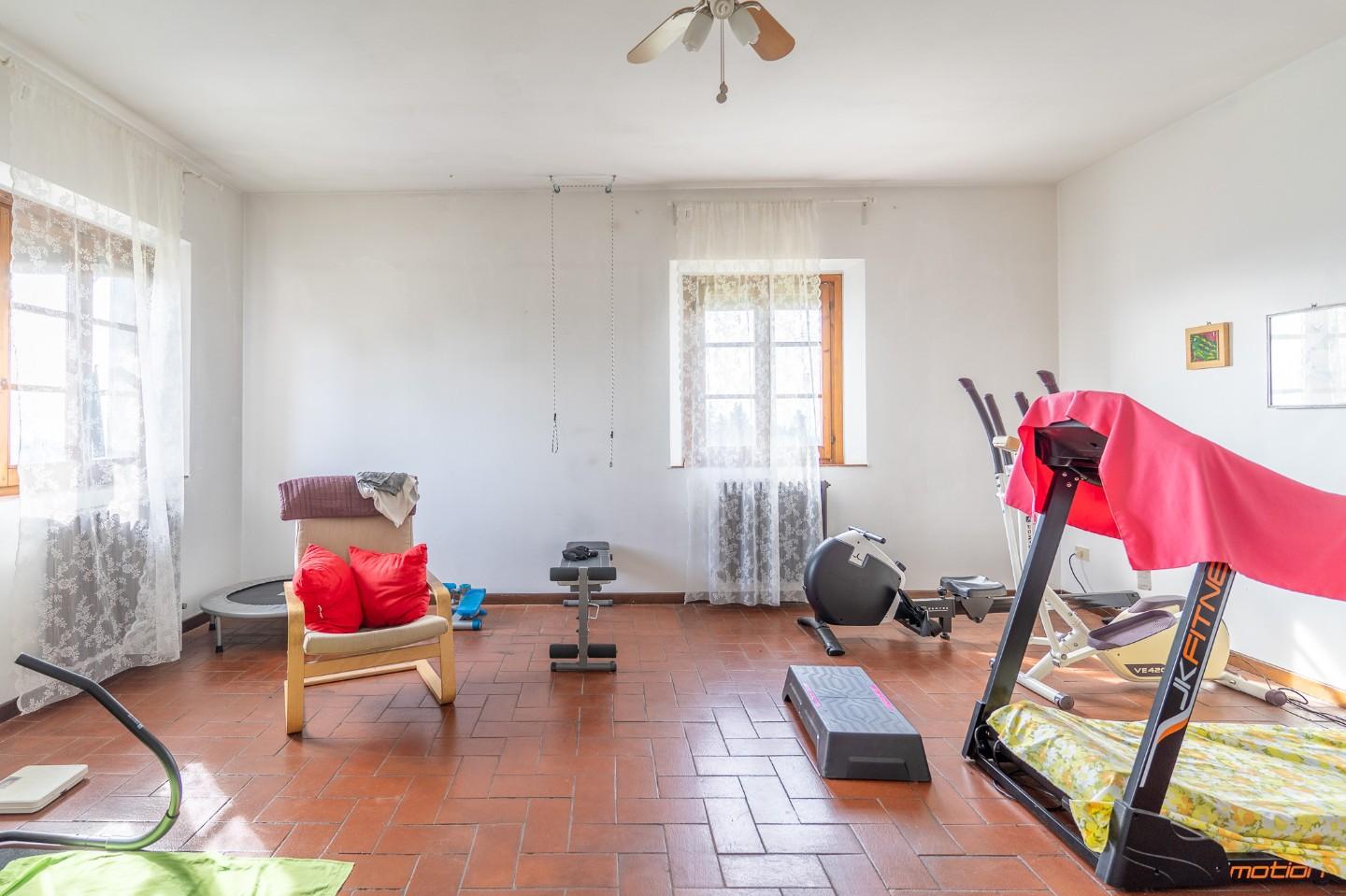 Immagine 27 di Casa colonica in vendita  a Montespertoli