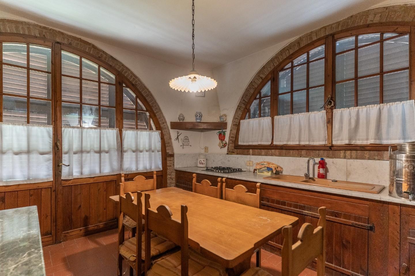 Immagine 28 di Casa colonica in vendita  a Montespertoli