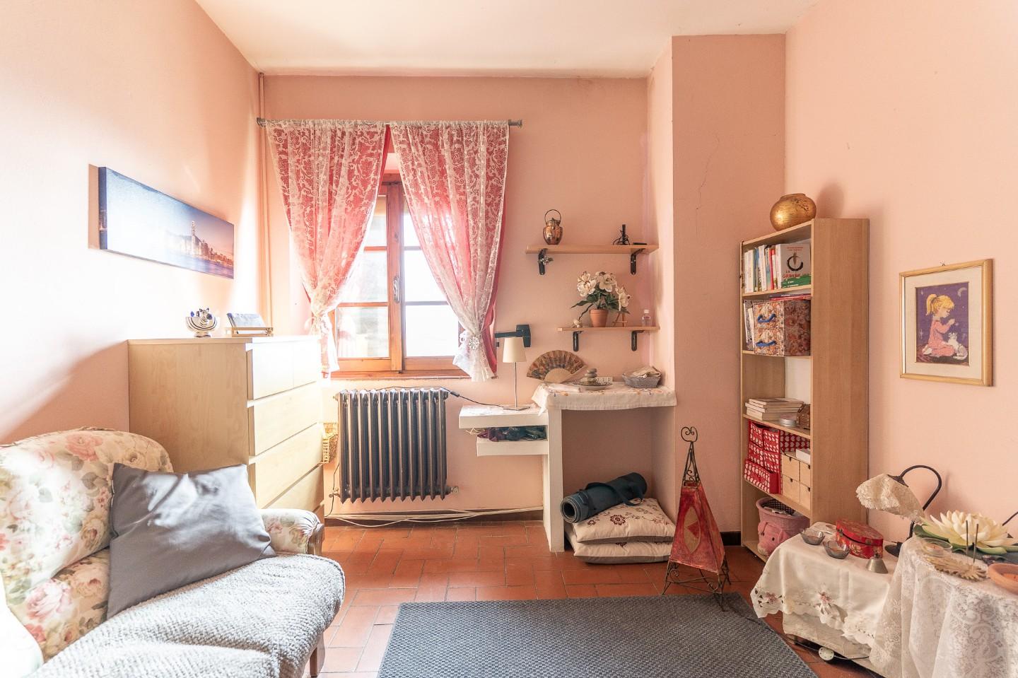 Immagine 44 di Casa colonica in vendita  a Montespertoli