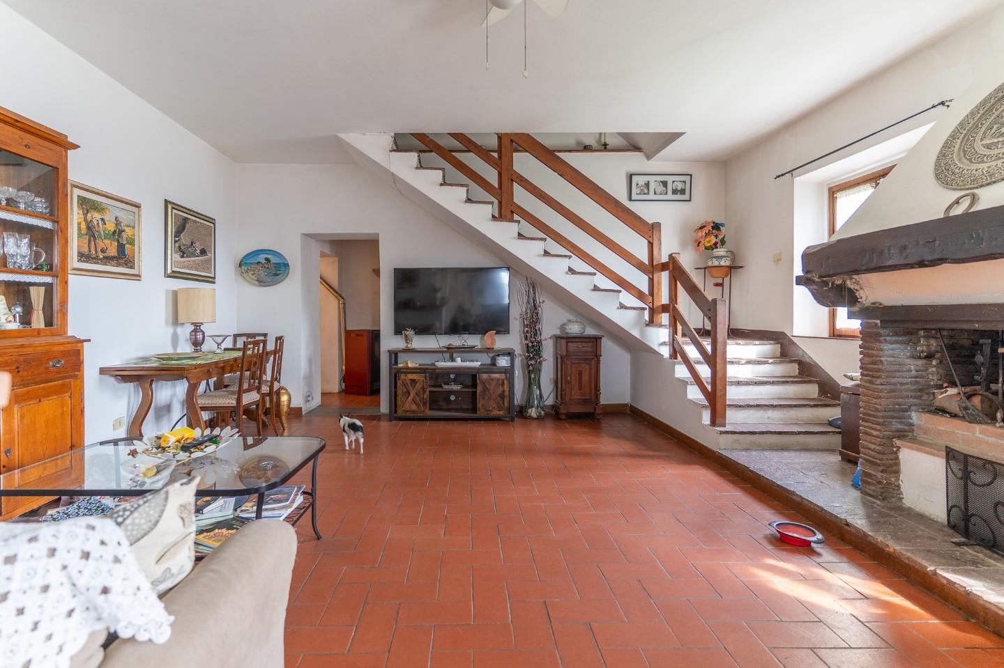 Immagine 17 di Casa colonica in vendita  a Montespertoli