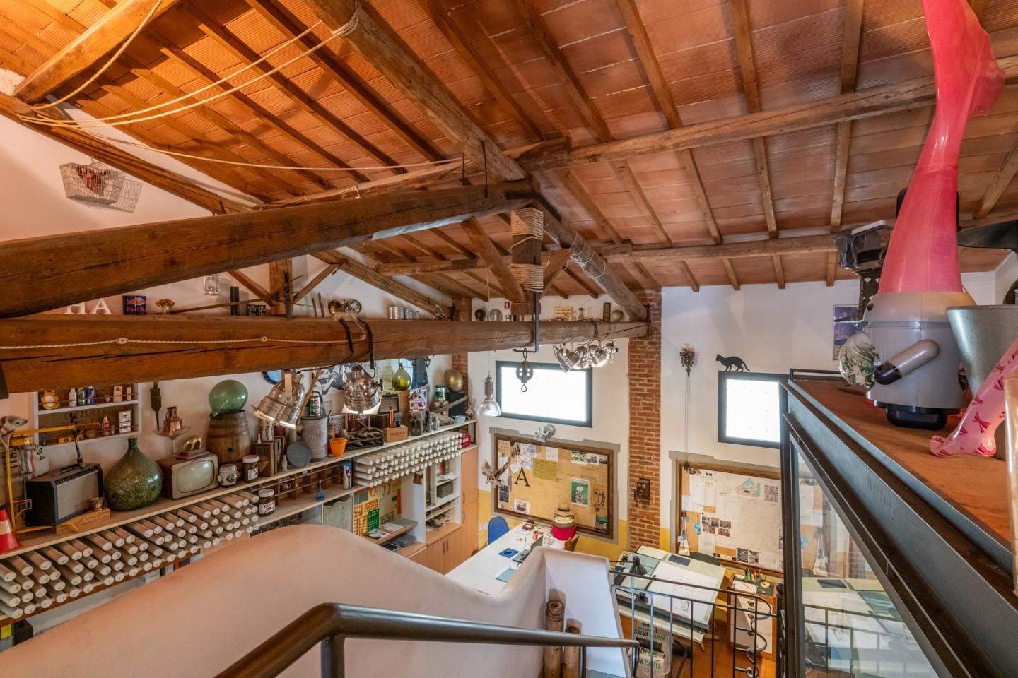 Immagine 21 di Locale commerciale in vendita  a Cascina