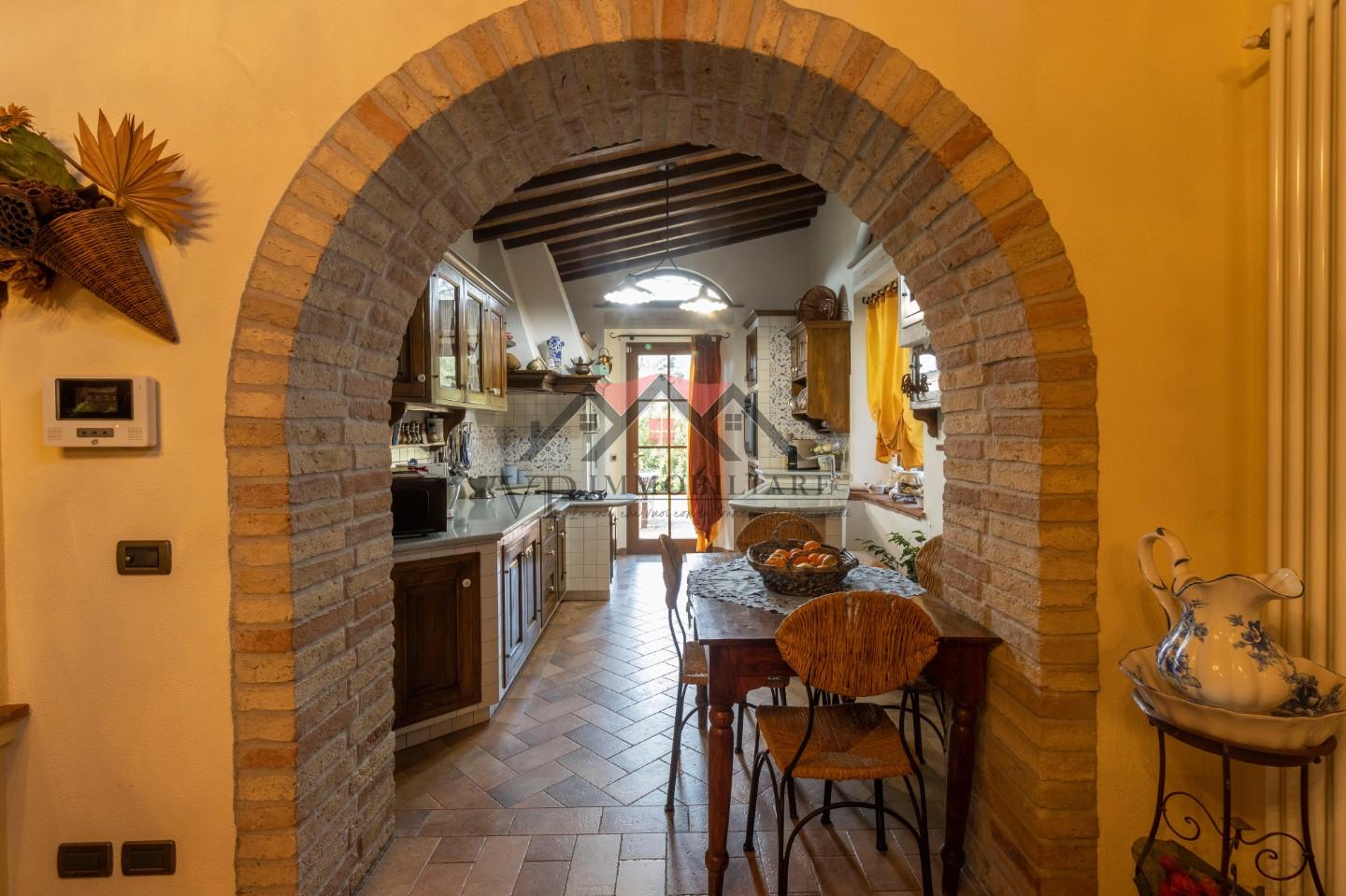 Immagine 21 di Casa indipendente in vendita  a Volterra