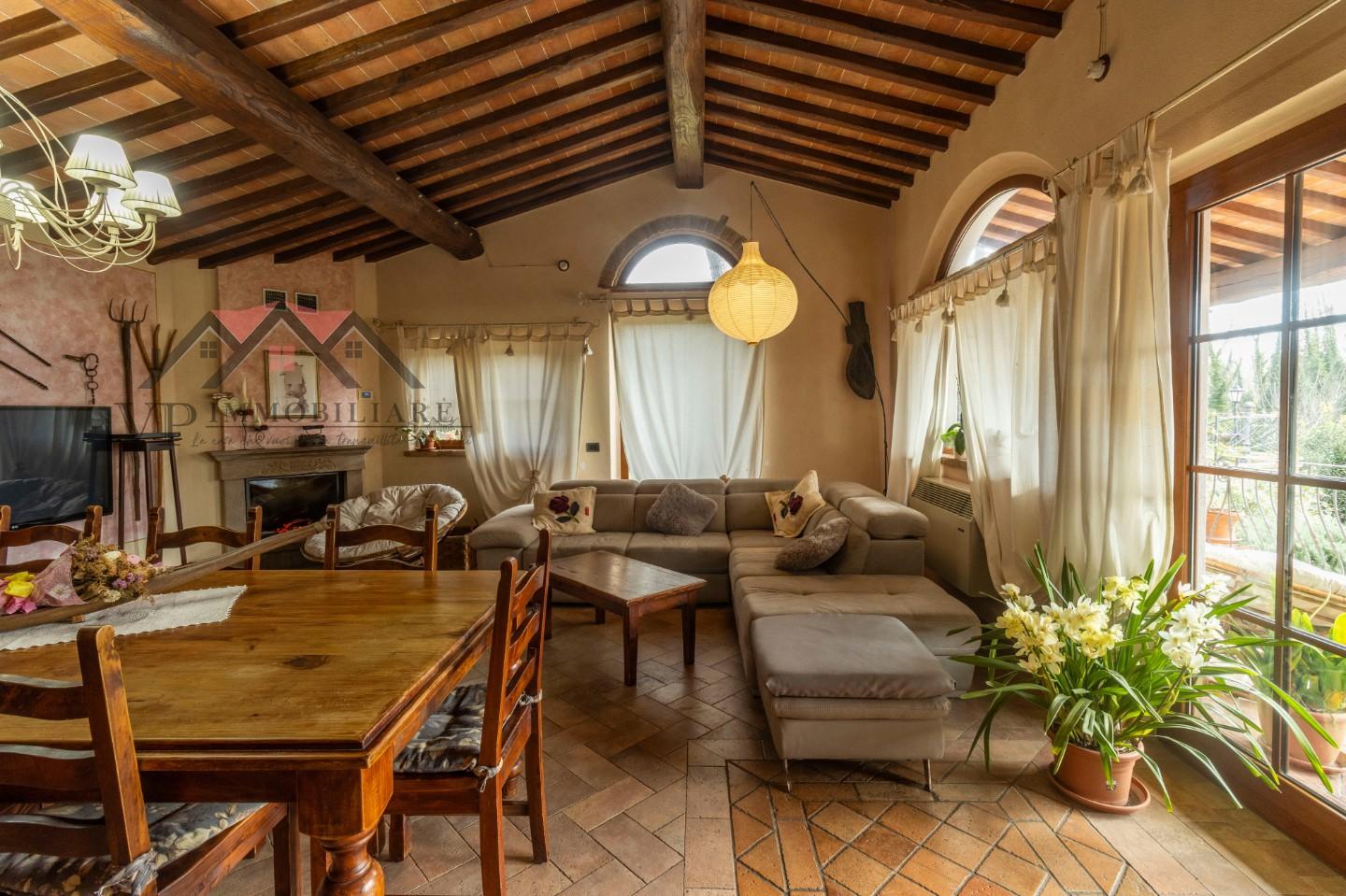 Immagine 34 di Casa indipendente in vendita  a Volterra