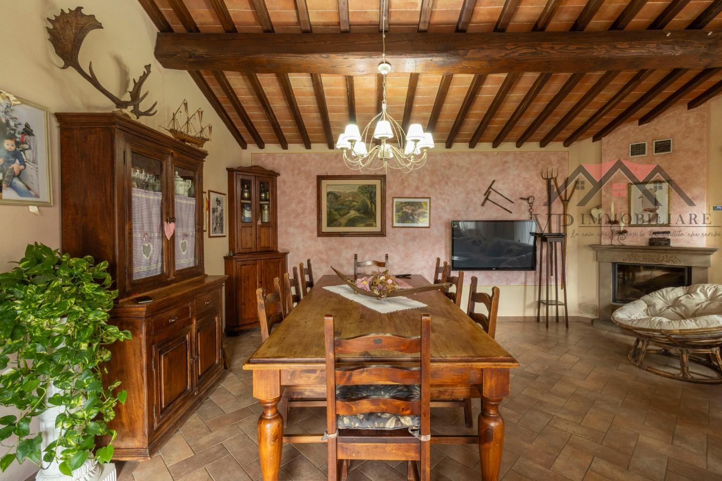 Immagine 38 di Casa indipendente in vendita  a Volterra