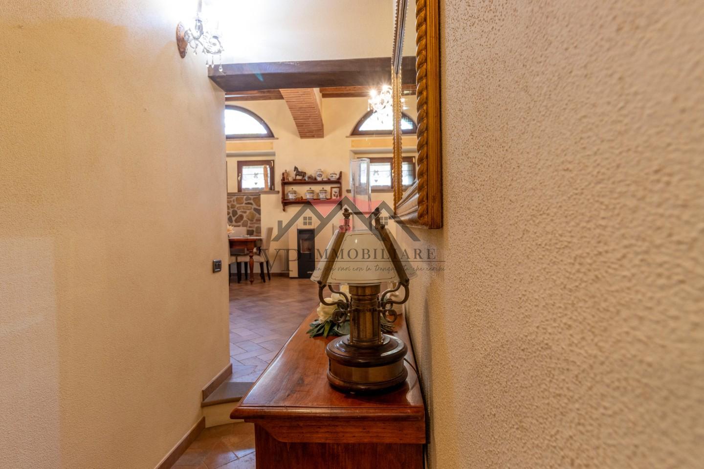 Immagine 53 di Casa indipendente in vendita  a Volterra