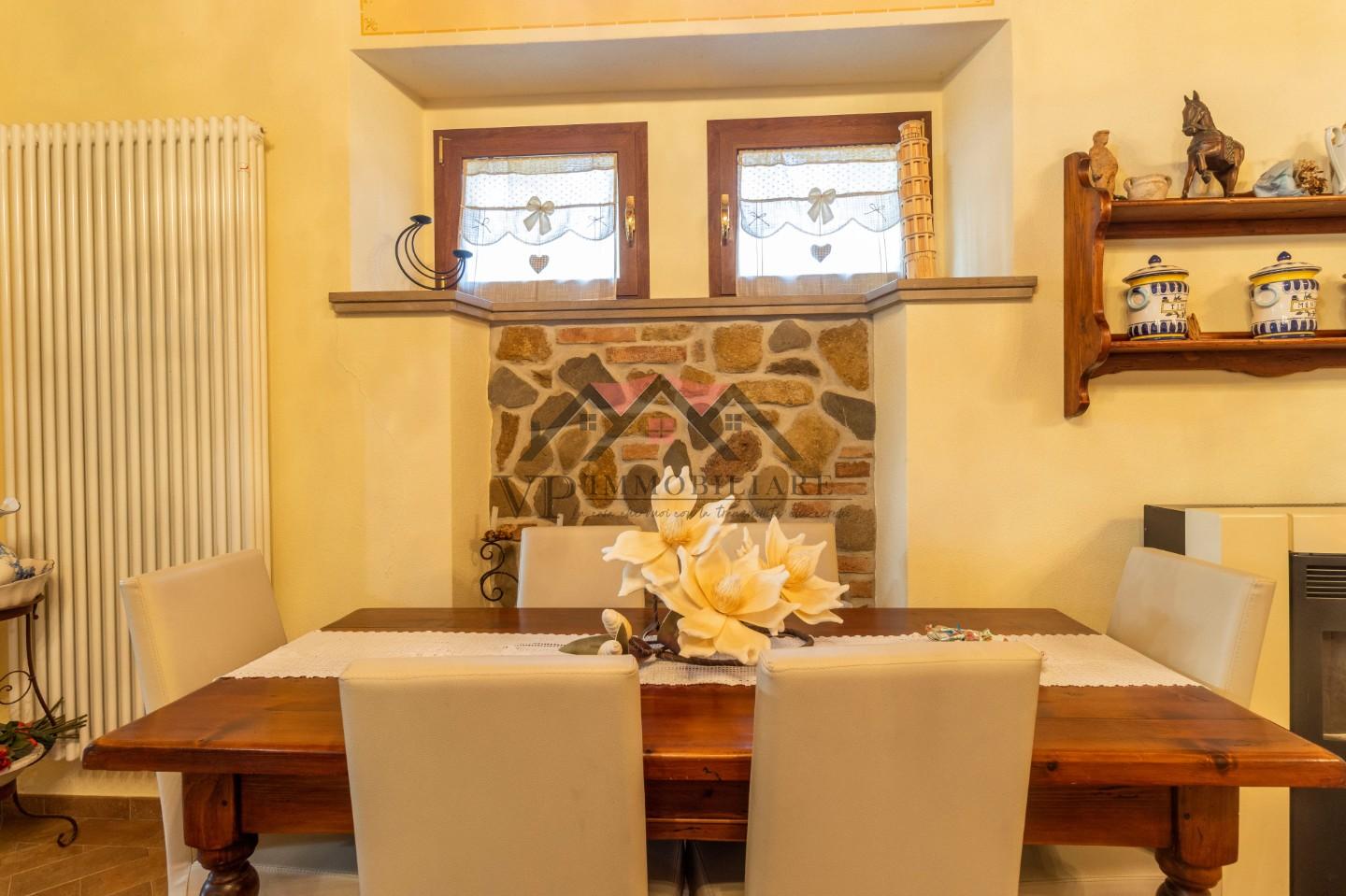 Immagine 3 di Casa indipendente in vendita  a Volterra