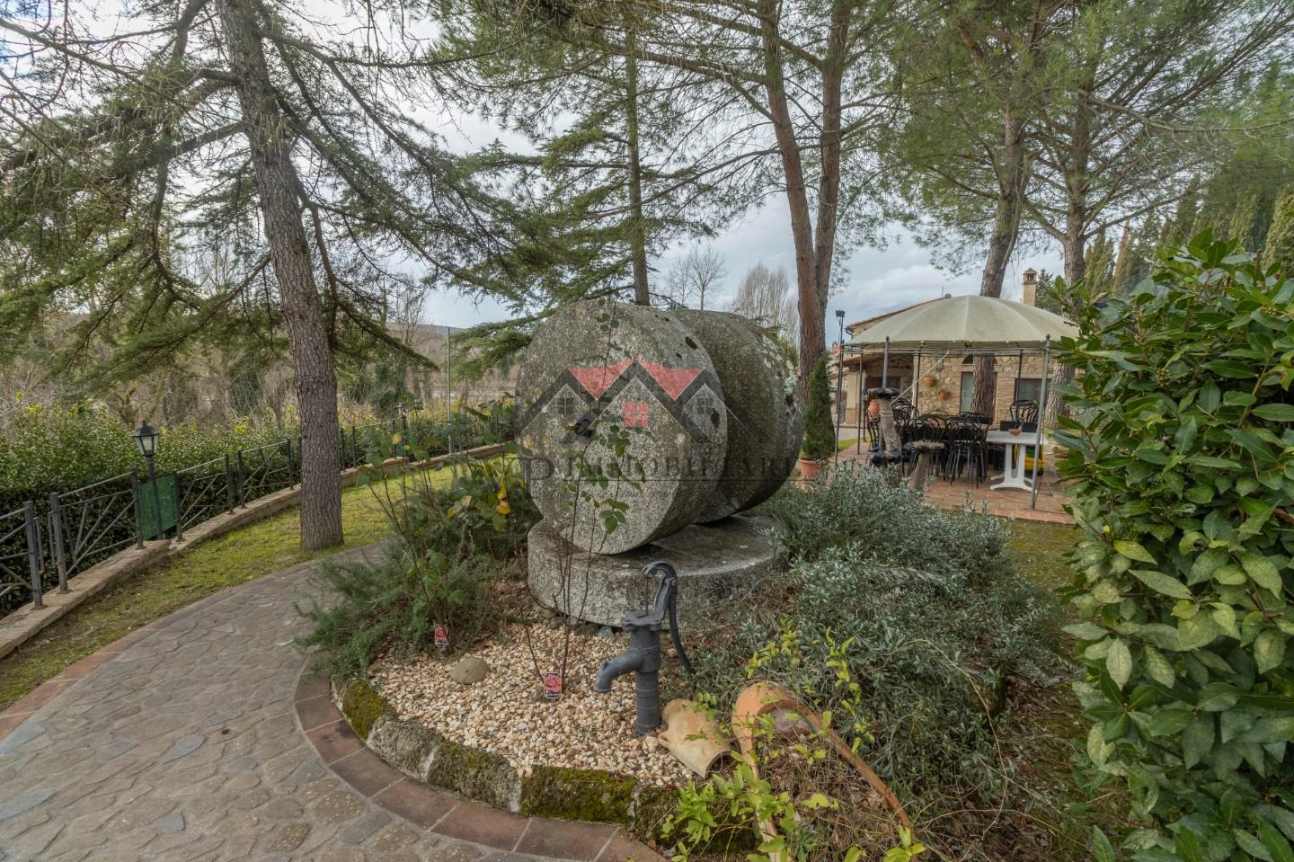 Immagine 62 di Casa indipendente in vendita  a Volterra