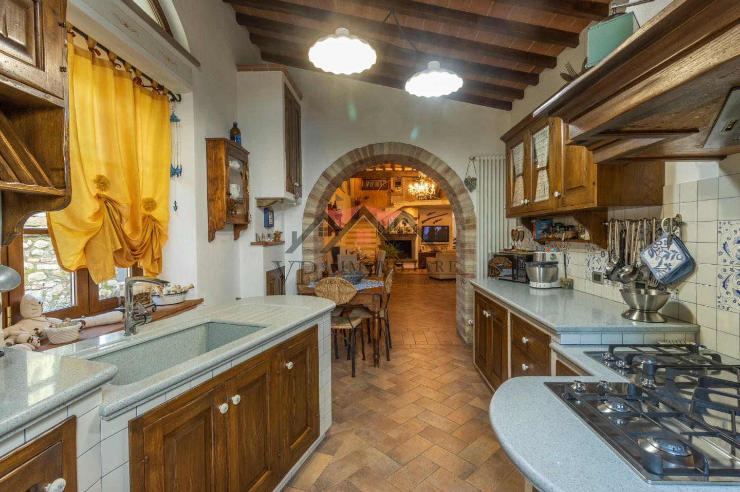 Immagine 25 di Casa indipendente in vendita  a Volterra