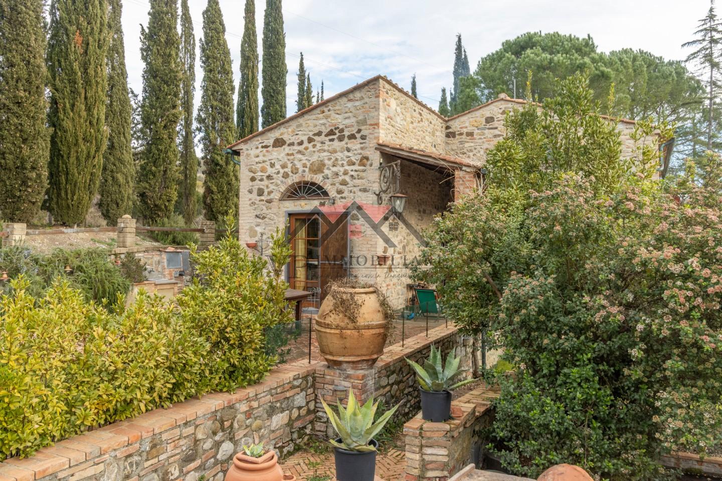 Immagine 80 di Casa indipendente in vendita  a Volterra