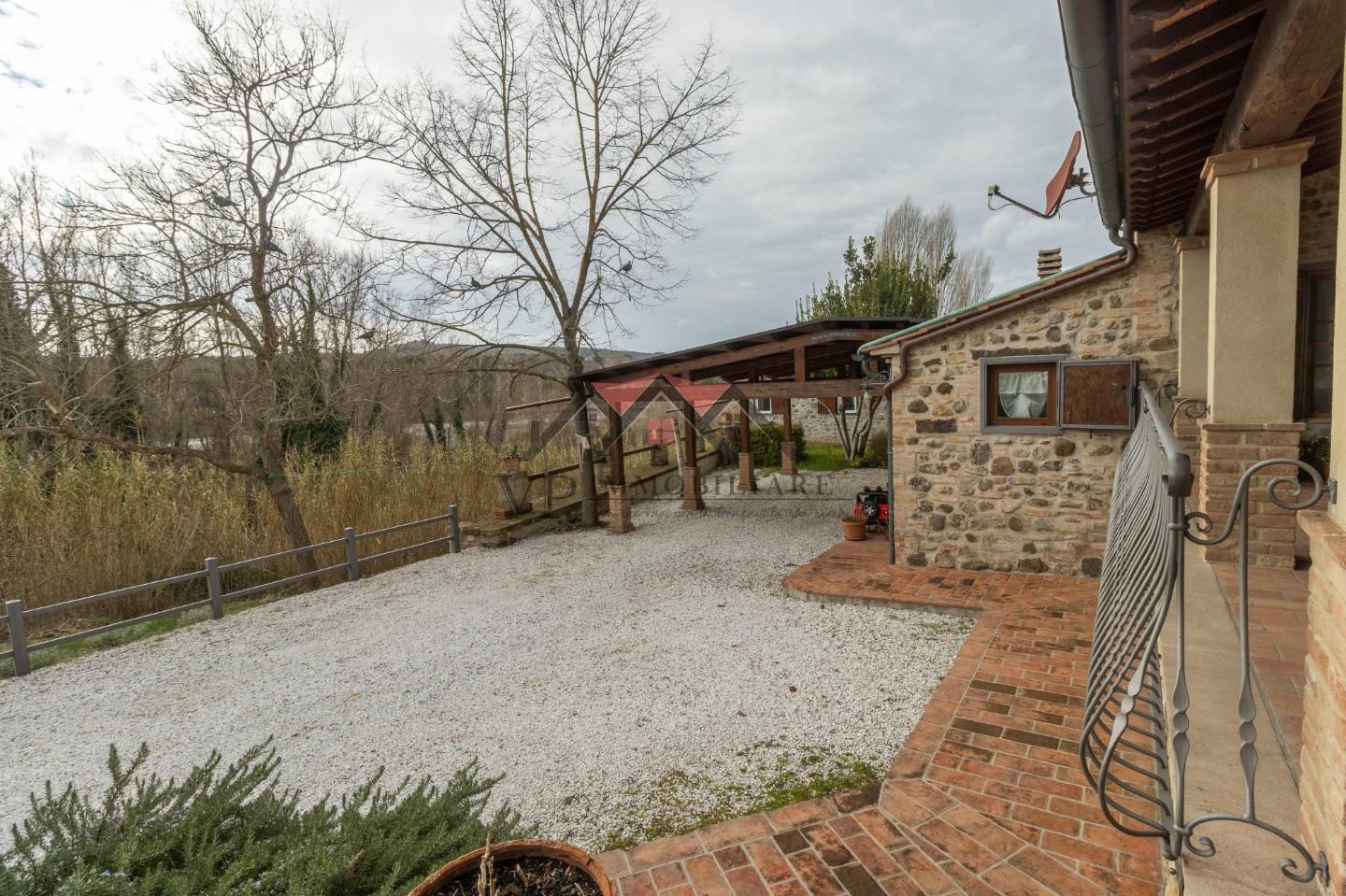 Immagine 72 di Casa indipendente in vendita  a Volterra