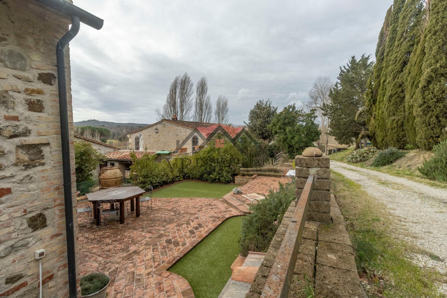 Immagine 86 di Casa indipendente in vendita  a Volterra