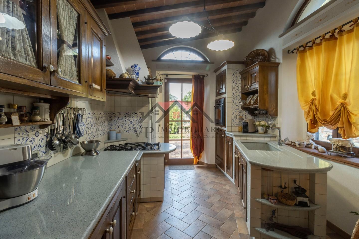 Immagine 23 di Casa indipendente in vendita  a Volterra