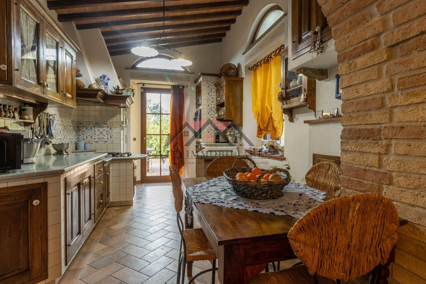 Immagine 31 di Casa indipendente in vendita  a Volterra