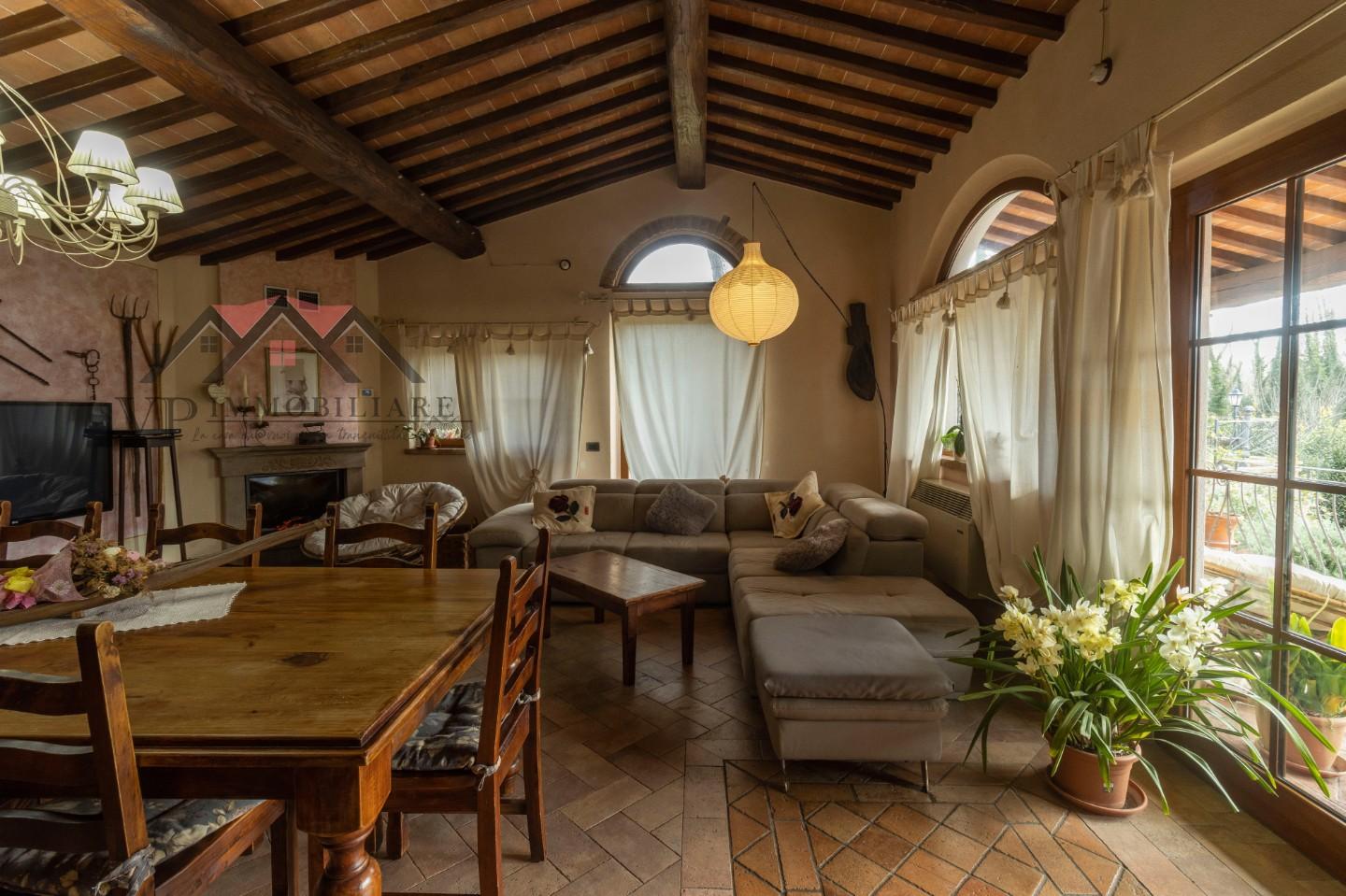 Immagine 35 di Casa indipendente in vendita  a Volterra