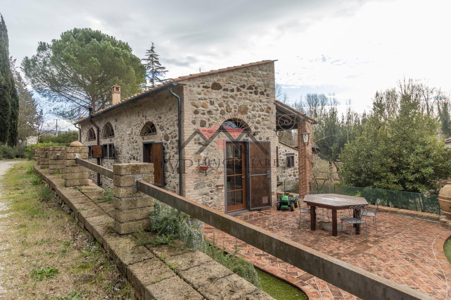 Immagine 83 di Casa indipendente in vendita  a Volterra