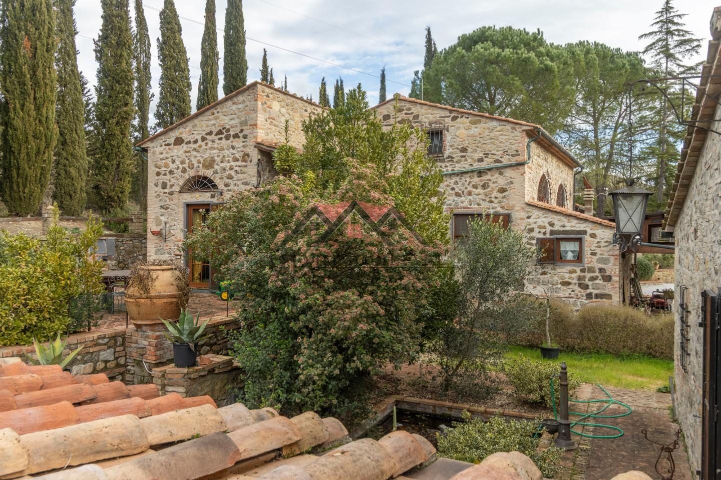 Immagine 81 di Casa indipendente in vendita  a Volterra