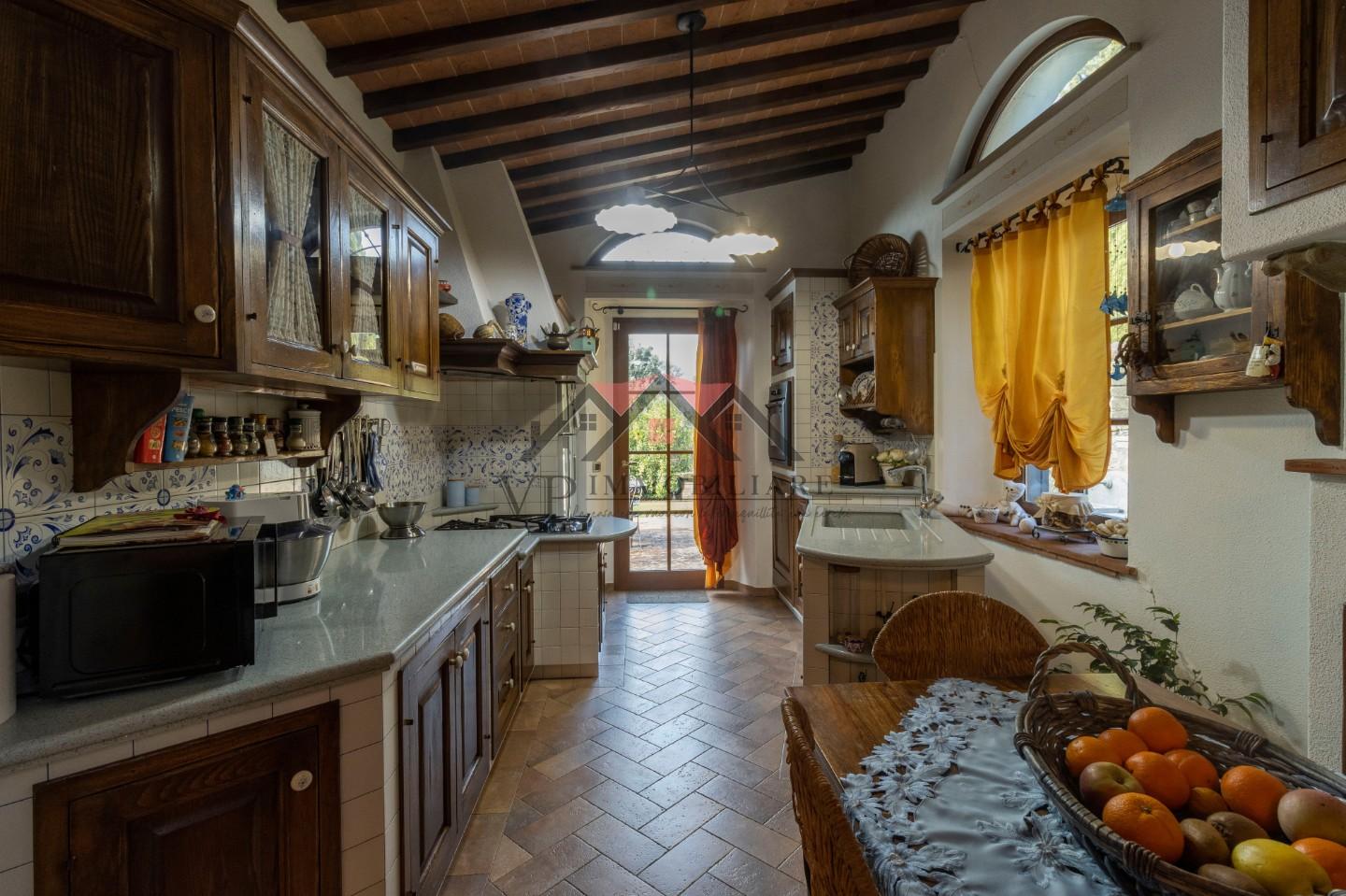 Immagine 22 di Casa indipendente in vendita  a Volterra