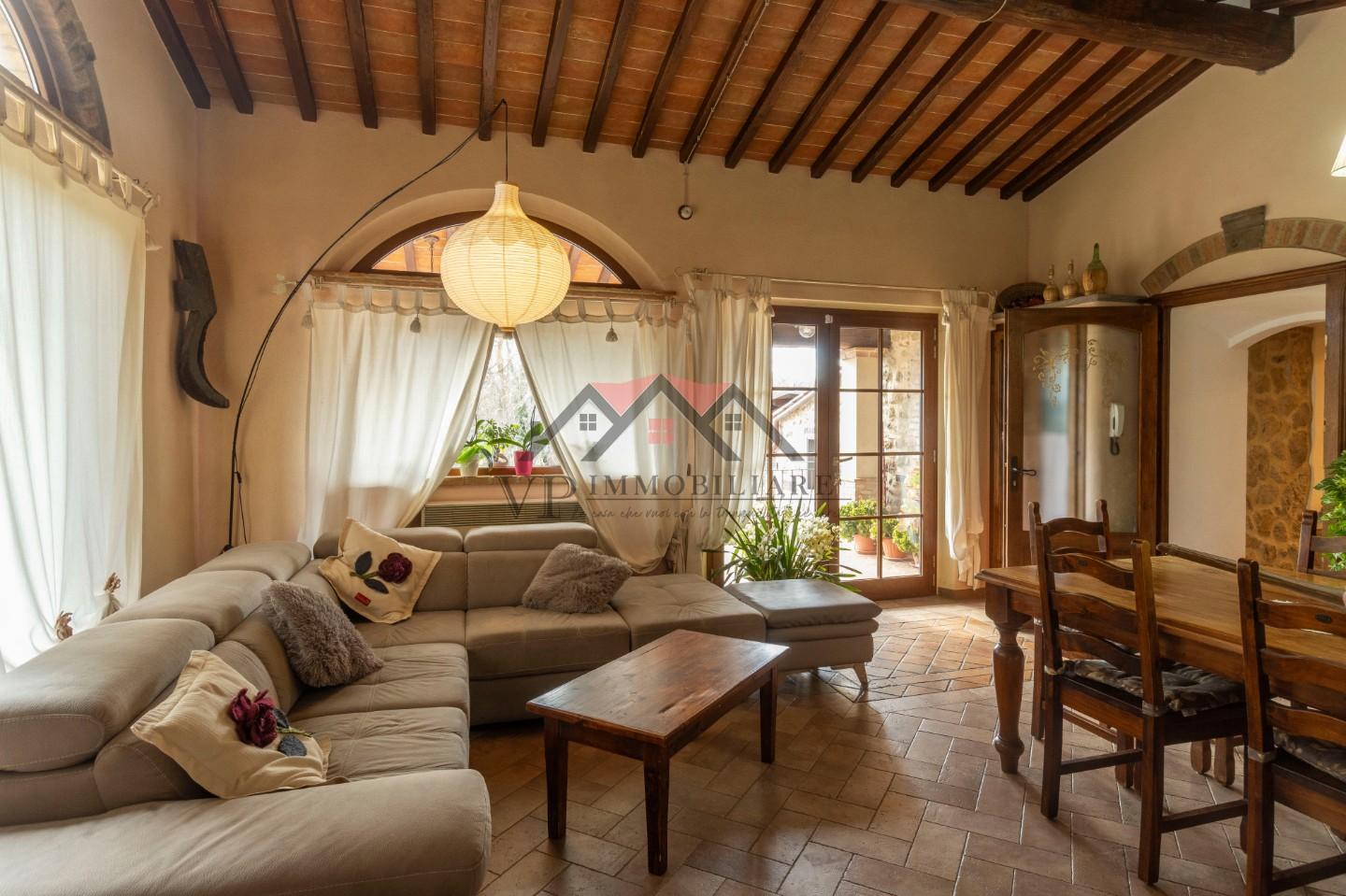 Immagine 41 di Casa indipendente in vendita  a Volterra