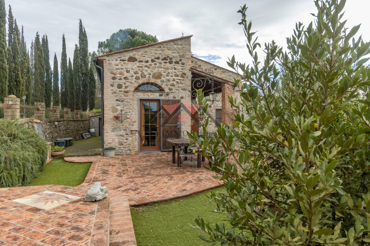 Immagine 82 di Casa indipendente in vendita  a Volterra