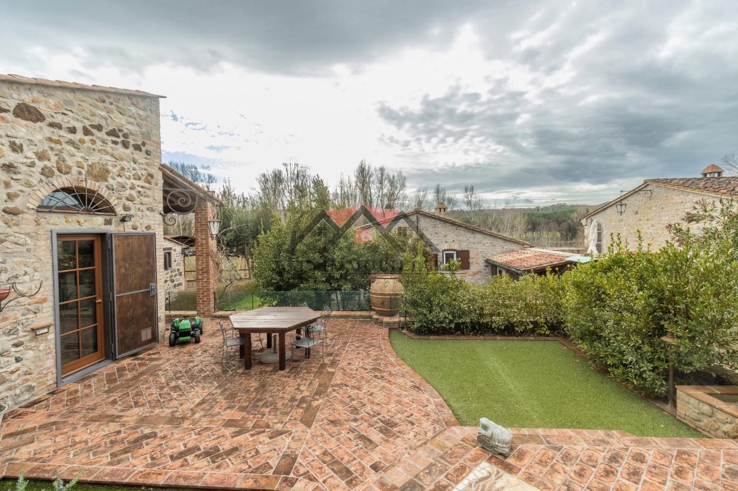 Immagine 84 di Casa indipendente in vendita  a Volterra