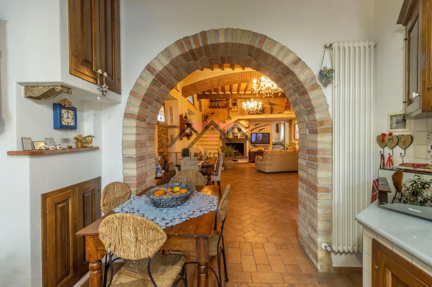 Immagine 27 di Casa indipendente in vendita  a Volterra