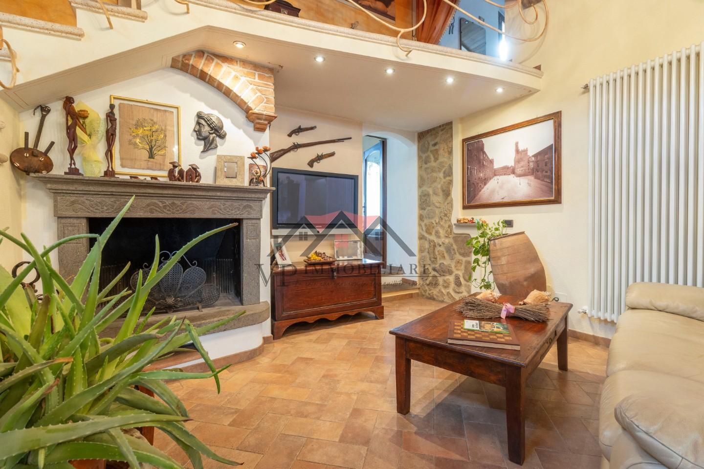 Immagine 13 di Casa indipendente in vendita  a Volterra