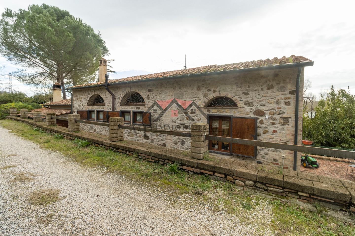 Immagine 85 di Casa indipendente in vendita  a Volterra