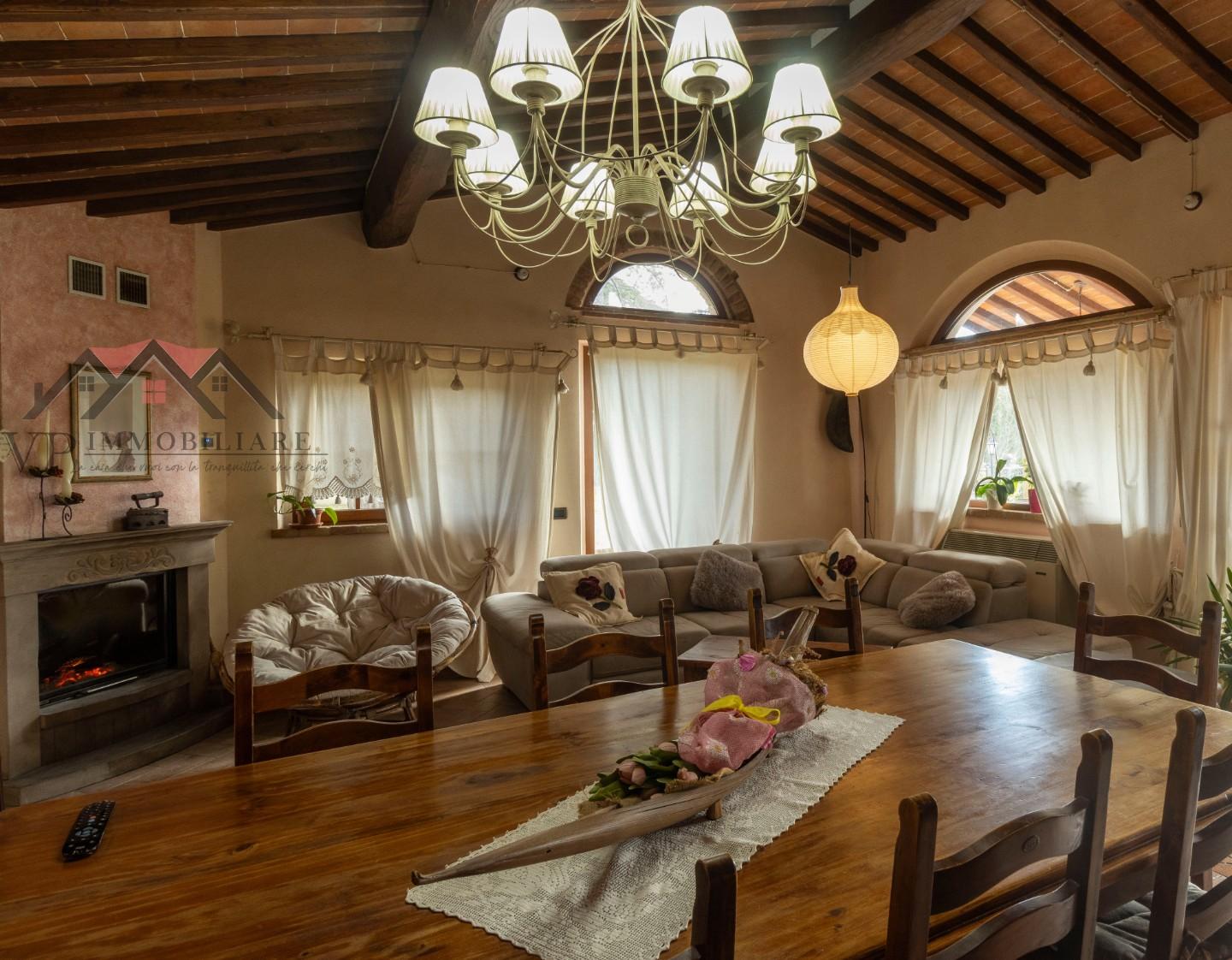 Immagine 42 di Casa indipendente in vendita  a Volterra