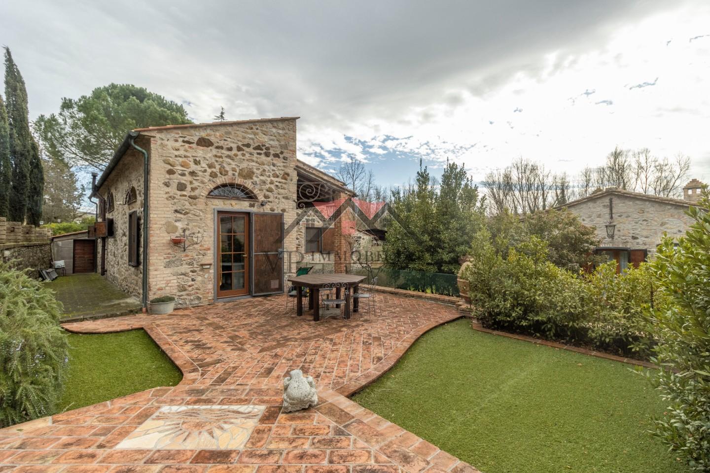 Immagine 79 di Casa indipendente in vendita  a Volterra