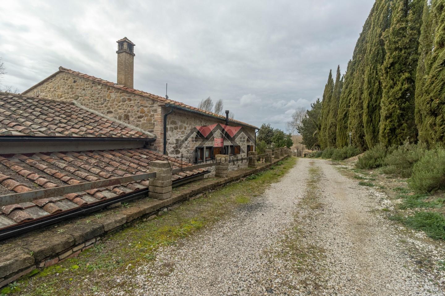 Immagine 87 di Casa indipendente in vendita  a Volterra