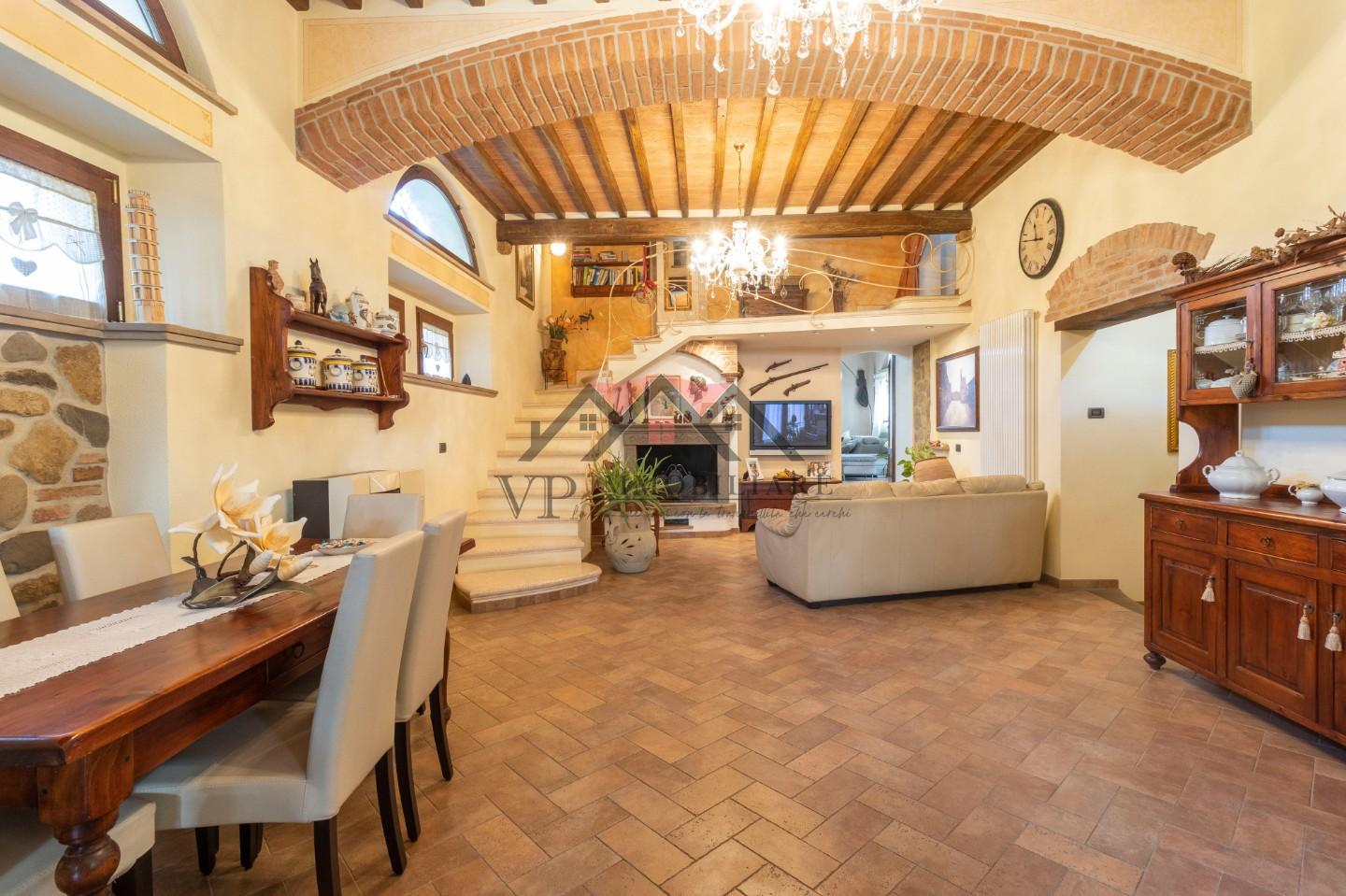 Immagine 6 di Casa indipendente in vendita  a Volterra