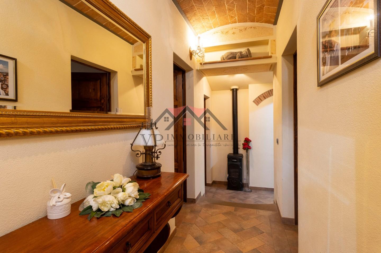 Immagine 47 di Casa indipendente in vendita  a Volterra