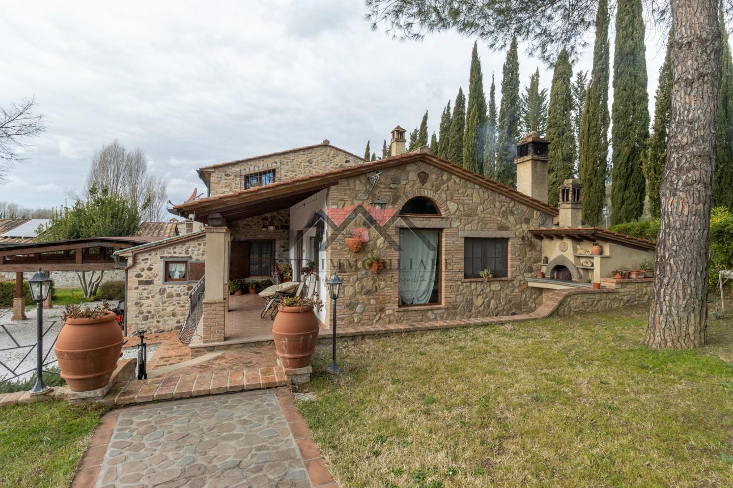 Immagine 66 di Casa indipendente in vendita  a Volterra