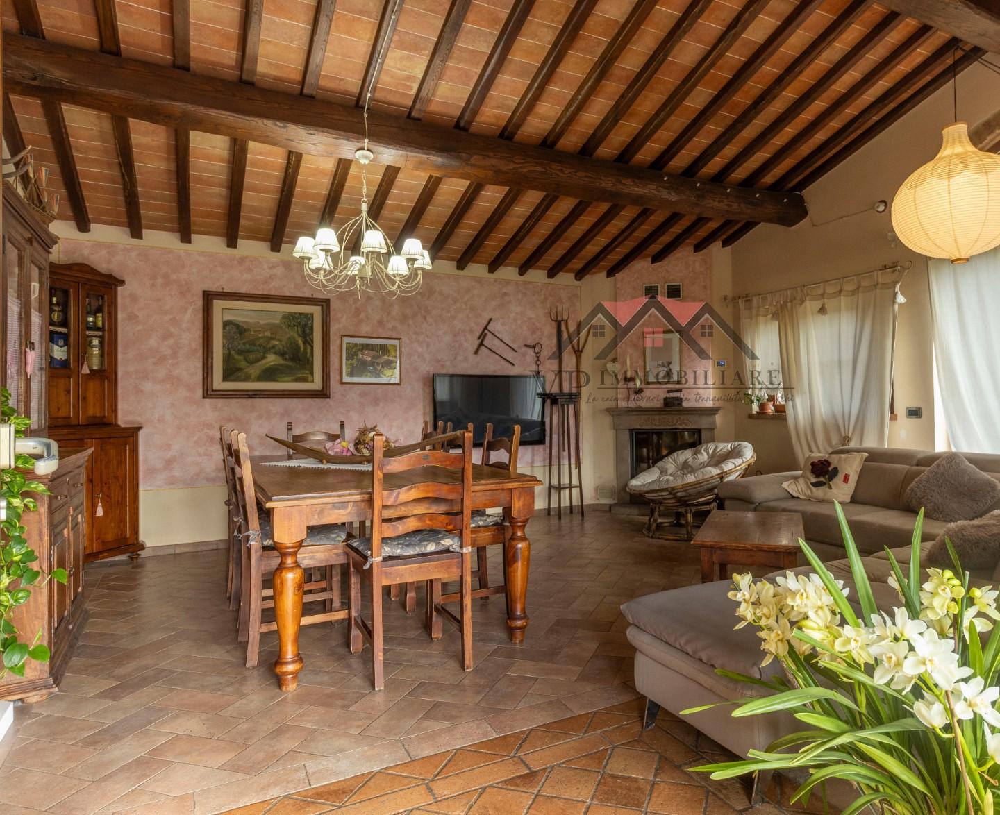 Immagine 43 di Casa indipendente in vendita  a Volterra