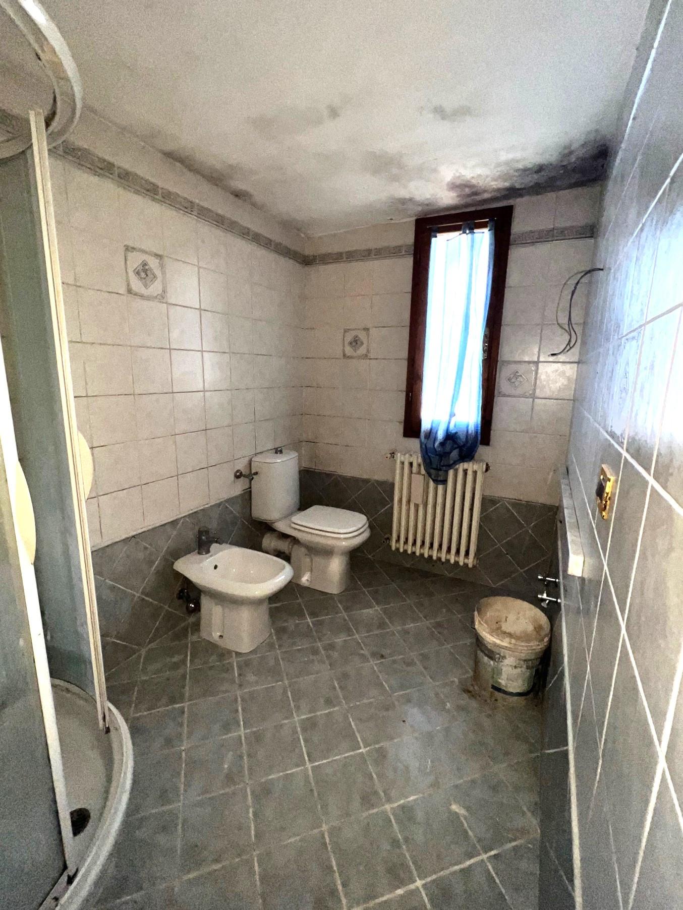 Immagine 39 di Appartamento in vendita  a Montelupo Fiorentino