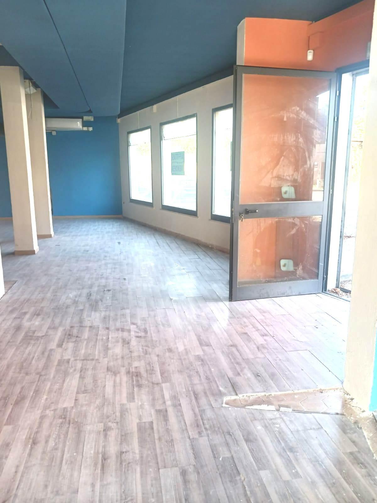 Immagine 2 di Locale commerciale in vendita  a Vicopisano