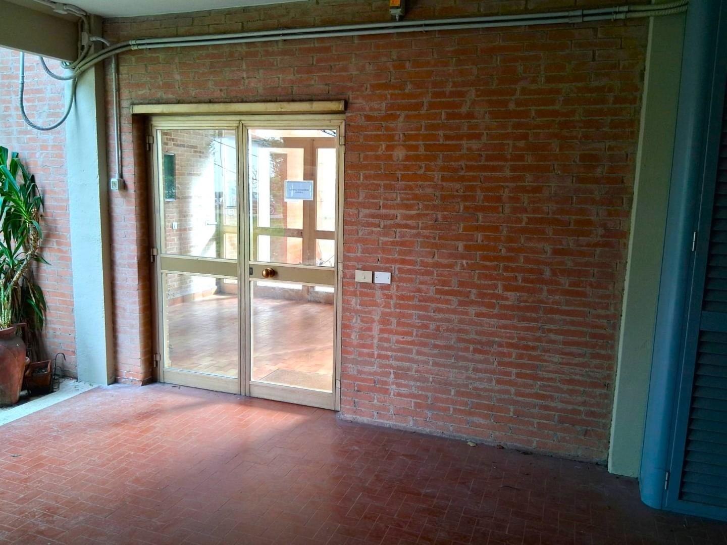 Immagine 15 di Appartamento in vendita  a Lucca