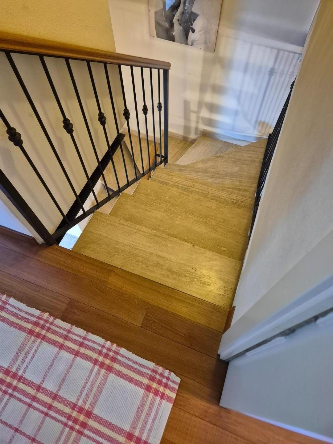 Immagine 1 di Casa trifamiliare in vendita  a Ortonovo