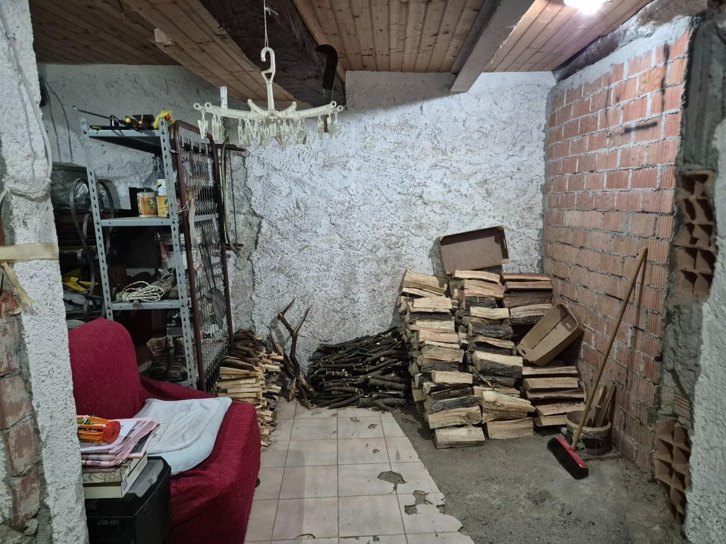 Immagine 16 di Casa trifamiliare in vendita  a Ortonovo