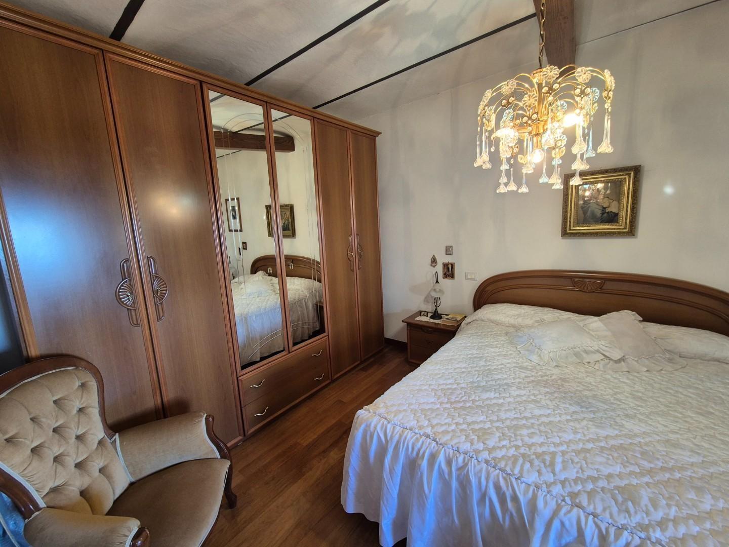 Immagine 24 di Casa trifamiliare in vendita  a Ortonovo