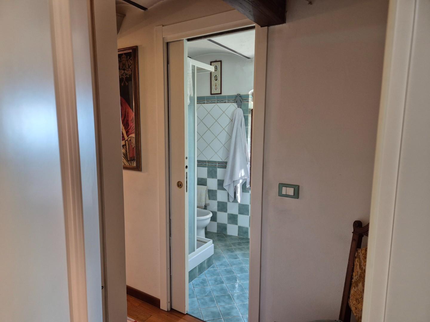 Immagine 6 di Casa trifamiliare in vendita  a Ortonovo