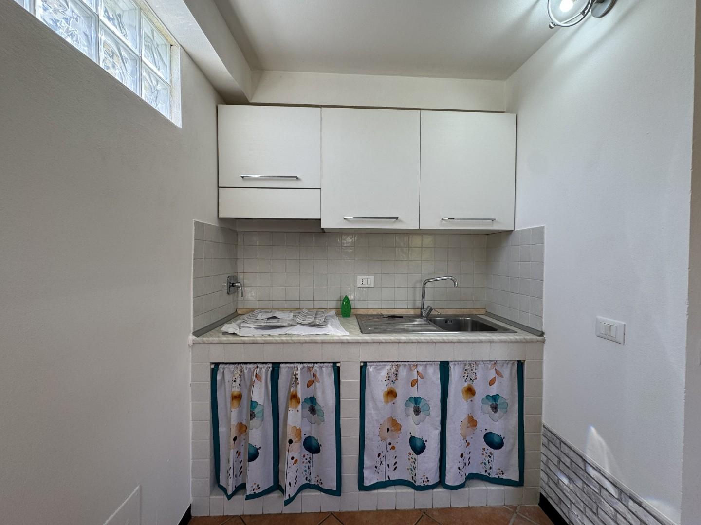 Immagine 9 di Garage in vendita  a Empoli