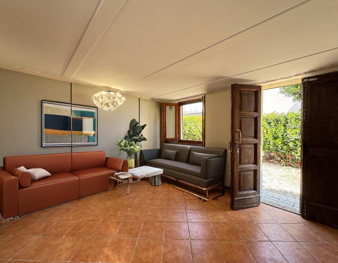 Immagine 13 di Garage in vendita  a Empoli